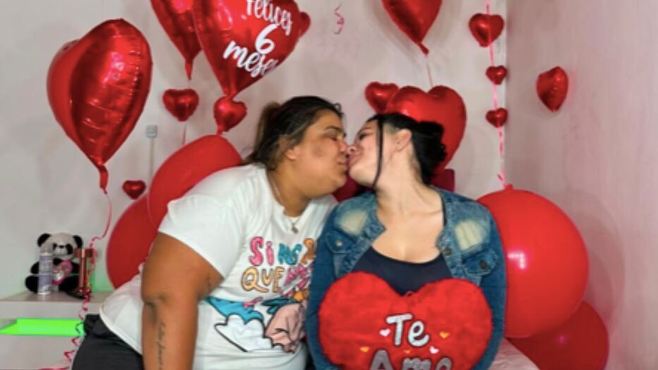 Camilota celebró seis meses con su novia entre globos rojos: “Llegaste a iluminar mi vida”