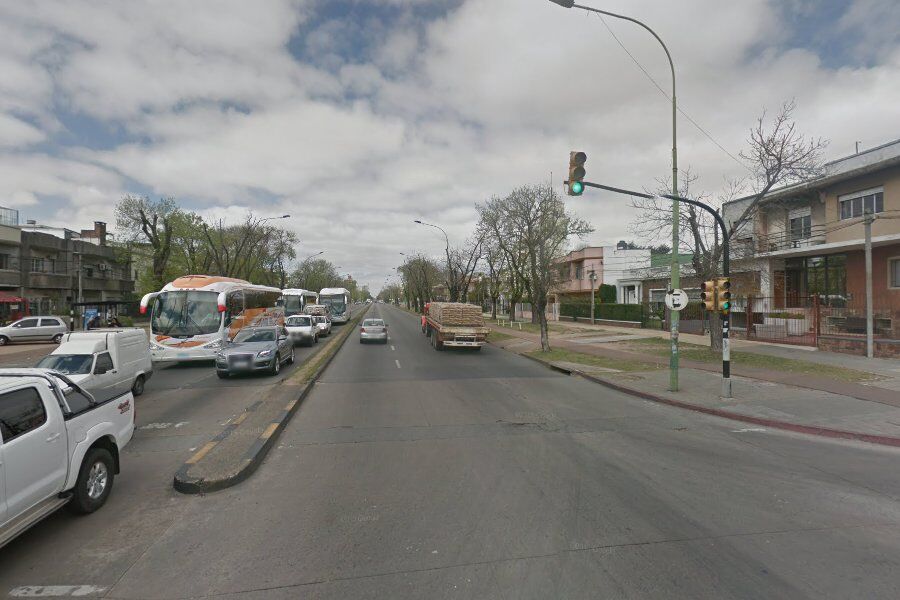 Mujer bajó de ómnibus de Cutcsa, fue a cruzar con luz verde y este la atropelló y la mató