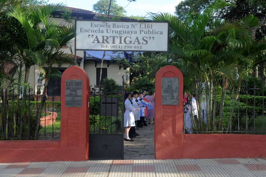 La escuela que funciona con sistema uruguayo en el Solar de Artigas. Foto: Presidencia.