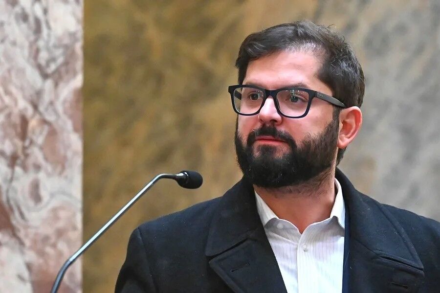 Boric en Montevideo: Maduro “robó” las elecciones y llamado a autocrítica de la izquierda