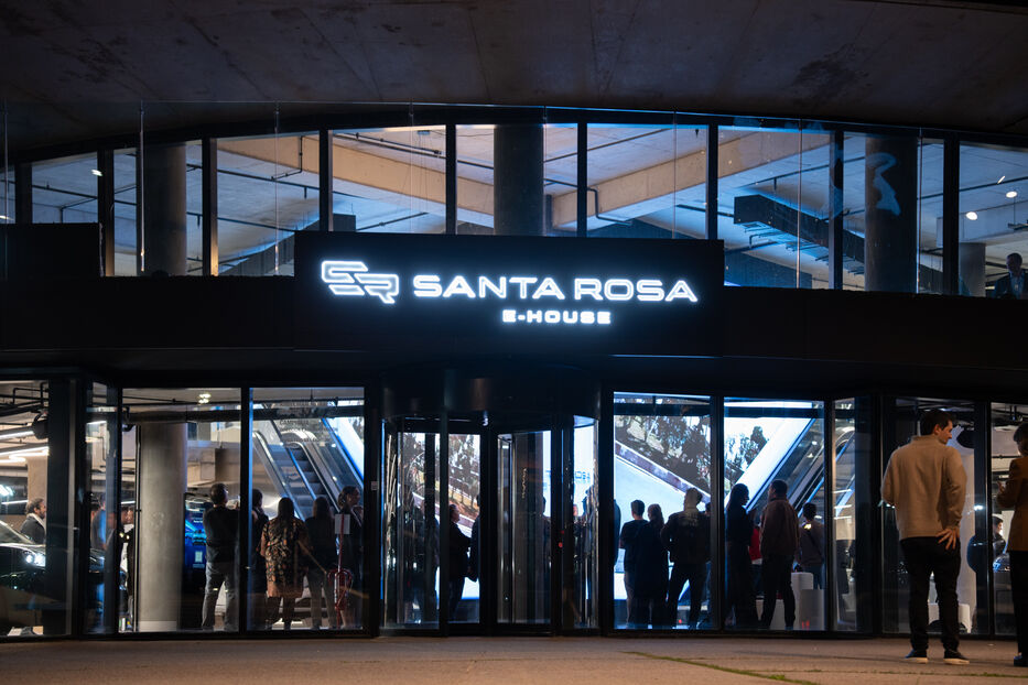 Santa Rosa inauguró E-House con más de 40 modelos eléctricos e híbridos