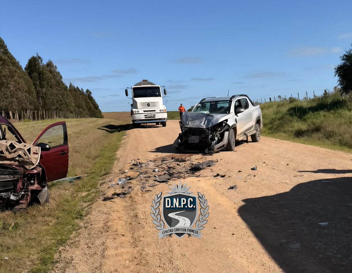 Colonia: una mujer murió en un choque frontal entre un auto y una camioneta