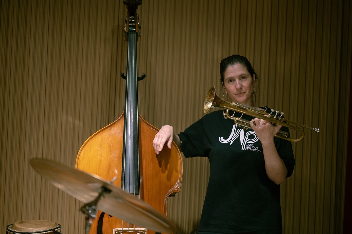 Alejandra Gala, la trompetista que estudió en Berklee y combina el jazz con el candombe