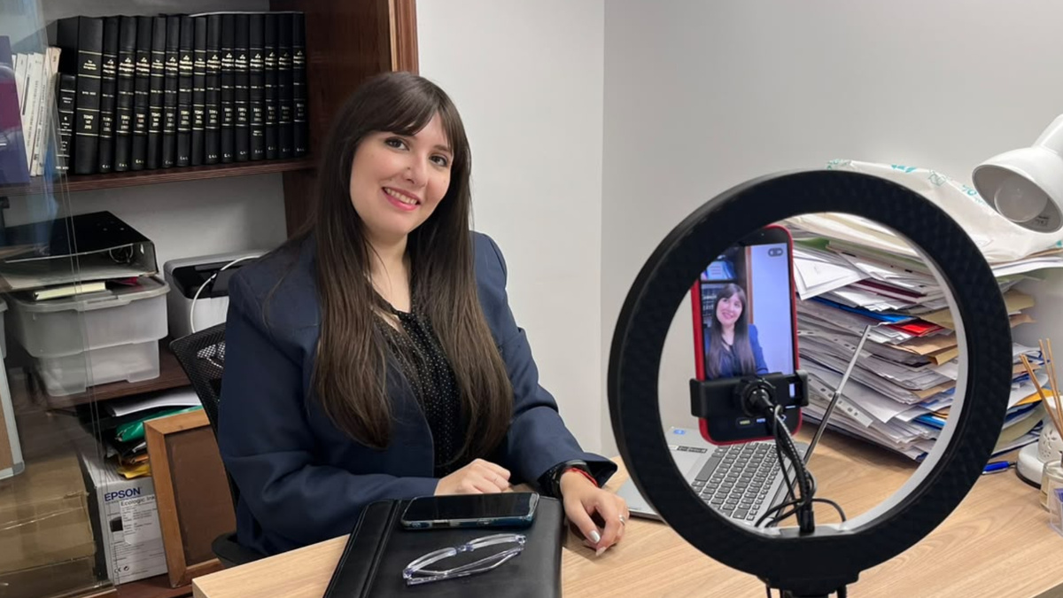 De los tribunales a las redes: la primera abogada penalista en Uruguay en ser tiktoker