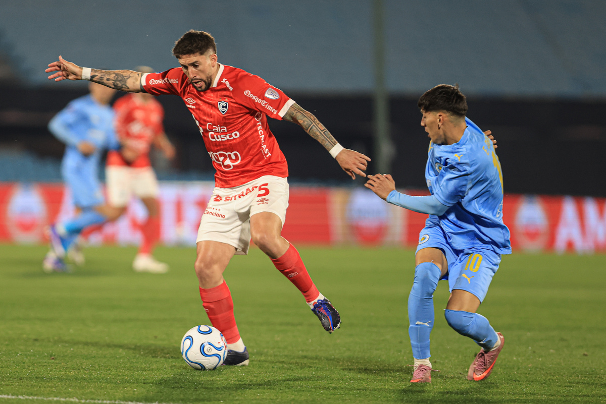 Grave acusación de un uruguayo de Cienciano a City Torque: plata por tarjetas rojas