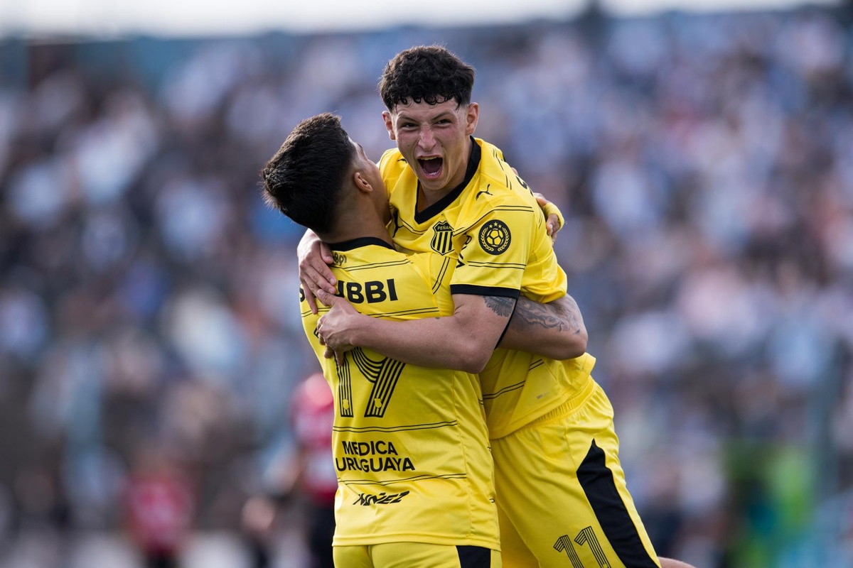 Clausura: Peñarol derrotó 2-1 a Cerro y sacó adelante un partido difícil en el Tróccoli