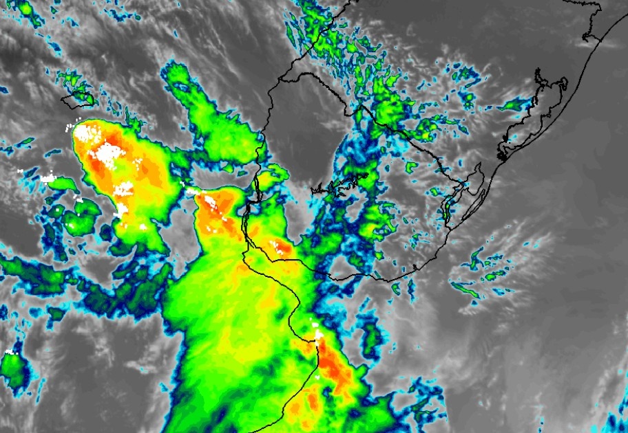 Llega un frente frío con tormentas a Uruguay: cuándo y los tres departamentos afectados