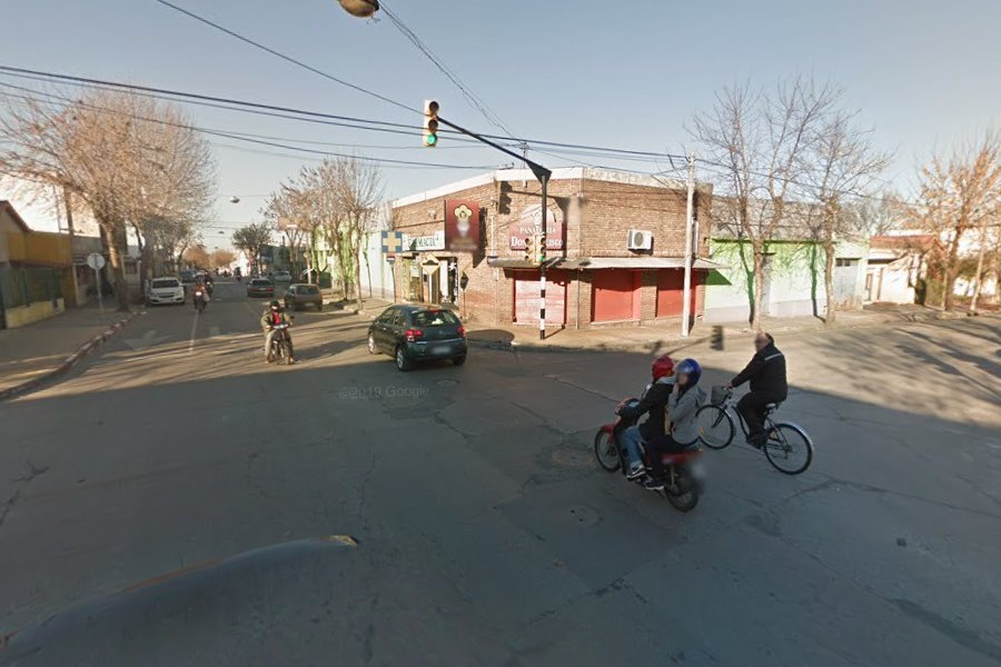 Se le apagó el auto en la avenida, le tocaron bocina y no solo insultó; terminó condenado