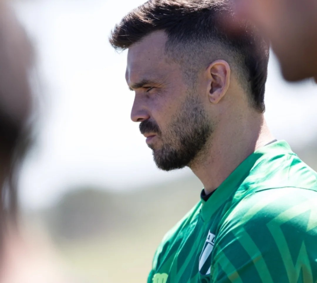 Grave denuncia de jugador argentino contra La Luz y DT Julio Fuentes: “Conductas abusivas”