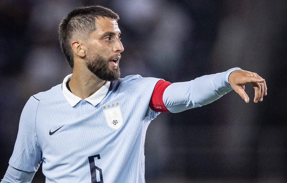 Selección: Rodrigo Bentancur, primer capitán de Forlán, y partido 100 de Josema Giménez