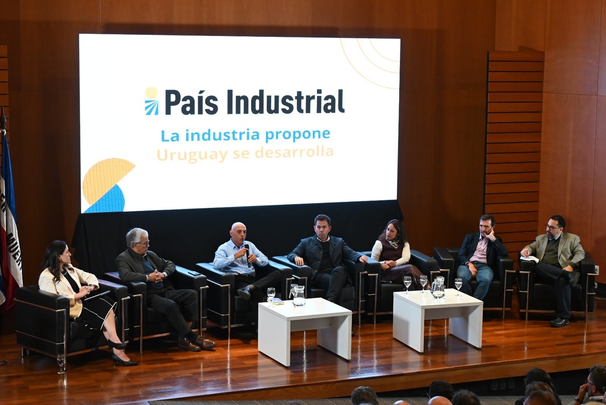 Cámara de Industrias y Pit-Cnt lanzarán un foro para “impulsar la industria uruguaya”