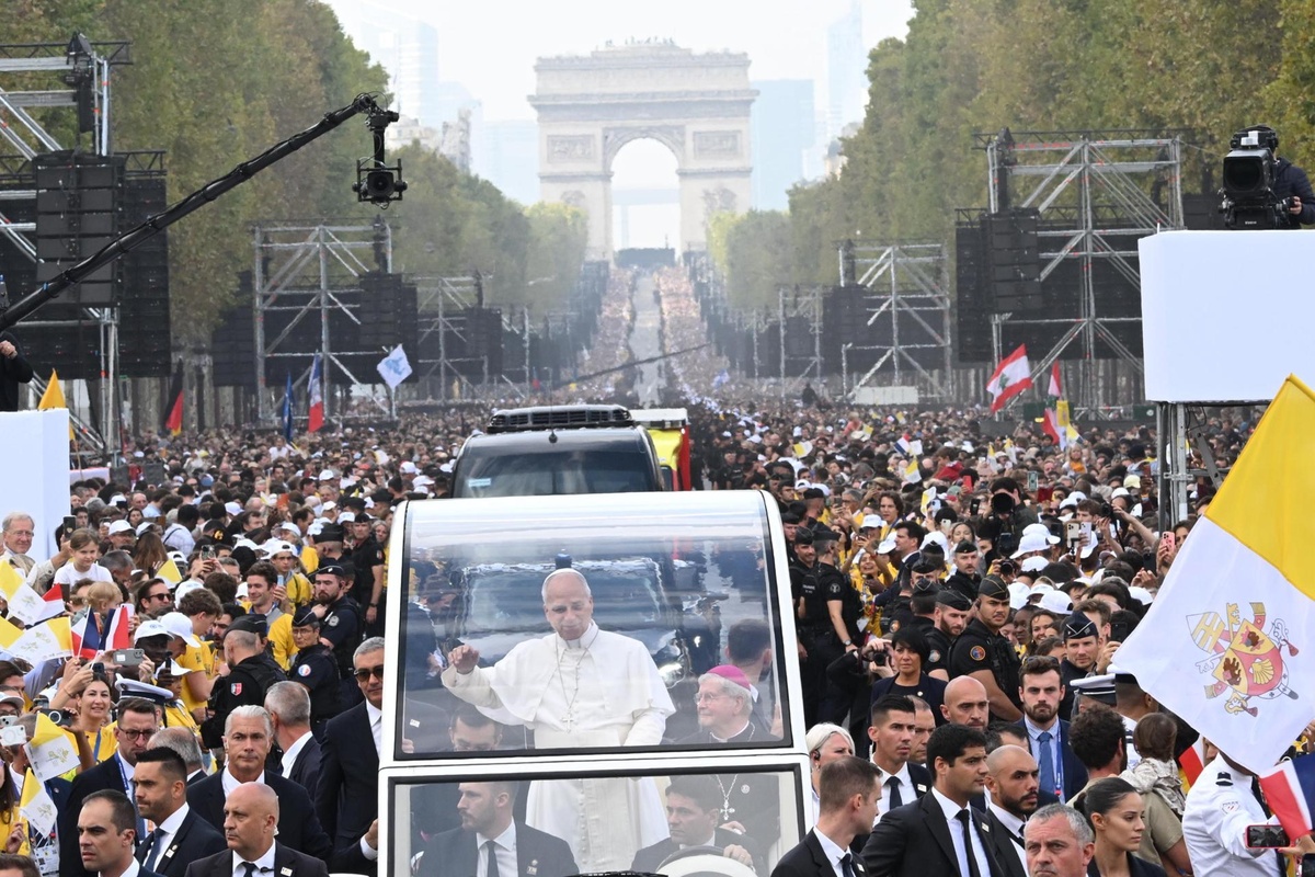 Francia: papa León XIV reunió multitudes y lanzó fuerte condena al aborto y la eutanasia