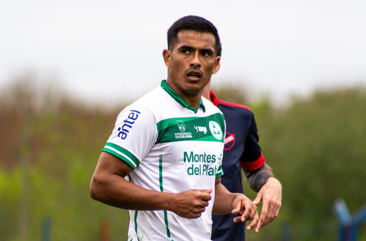 Segunda División: Plaza Colonia rescató un valioso empate con 10 y volvió a ser líder