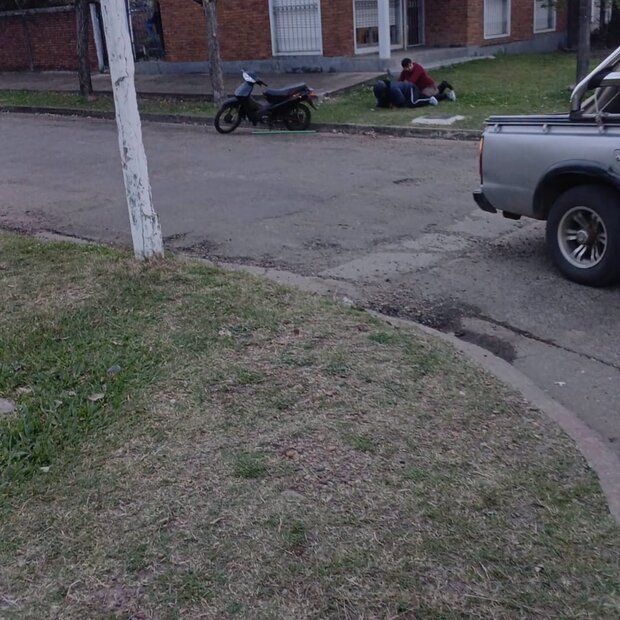 Civiles detuvieron a hombre por presunto robo, llegó Policía y al esposarlo estaba muerto