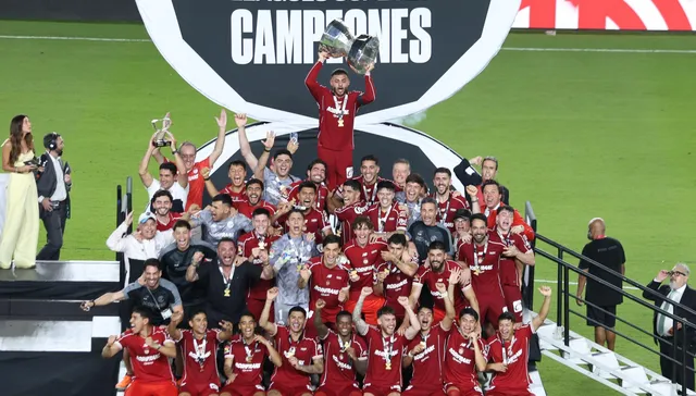 Caballeros rojos
