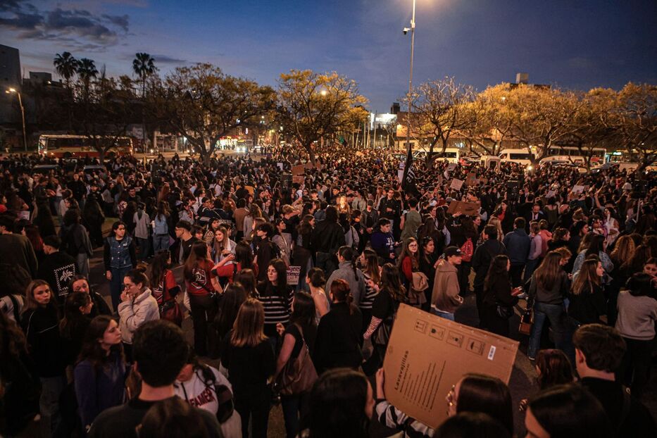 Estudiantes de Medicina harán paro y movilización al Parlamento tras fin de la ocupación