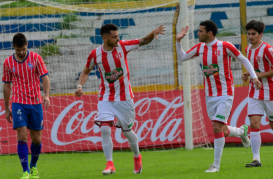 Haibrany Ruíz Díaz jugando en Villa Teresa. Foto: Archivo FútbolUy-Tenfield