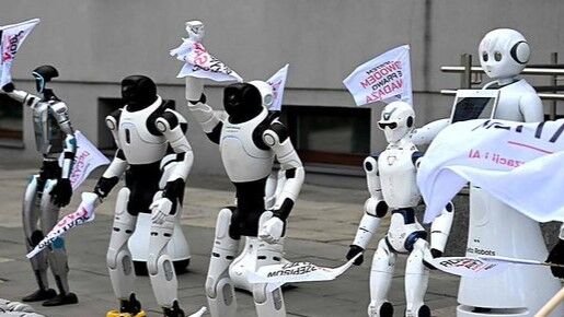 Robots marcharon en Polonia para pedirle al gobierno que regule la inteligencia artificial