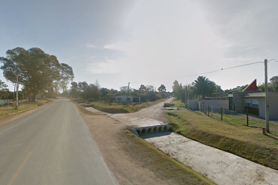 Qué se sabe de la mujer que murió atrapada dentro de su auto en alcantarilla de El Pinar