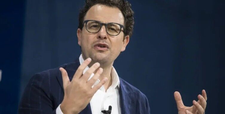 El CEO de Anthropic pide frenar el desarrollo de la IA