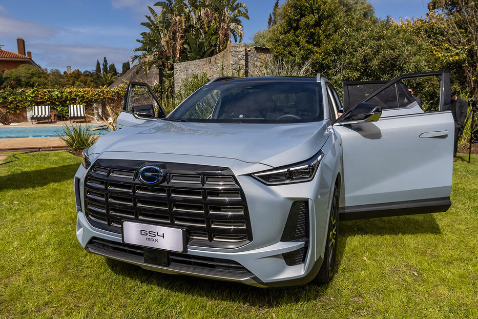 GAC presentó en Uruguay dos nuevos SUV híbridos con autonomías de hasta 1.250 km