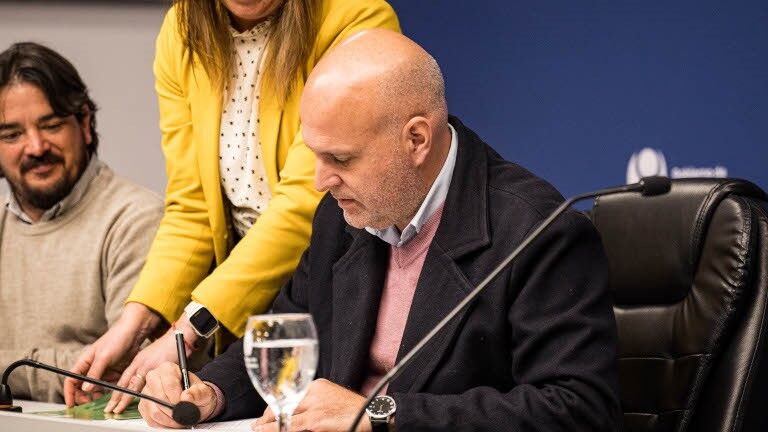 “Que cuando llueva no estén en el barro”: Canelones instalará 40 viviendas de emergencia