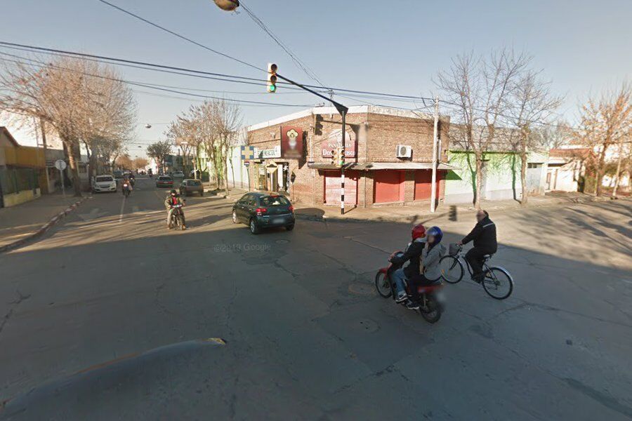 Se le apagó el auto en la avenida, le tocaron bocina y no solo insultó; terminó condenado