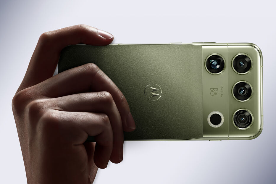 Motorola presentó el signature 27, su smartphone más avanzado hasta la fecha