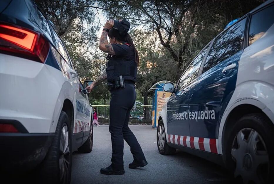 España: detienen a dos mujeres que vivieron durante años con el cadáver de un hombre