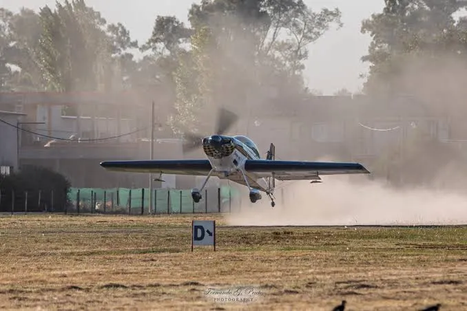 Dos avionetas chocaron en el aire en Guazuvirá; hay un piloto fallecido