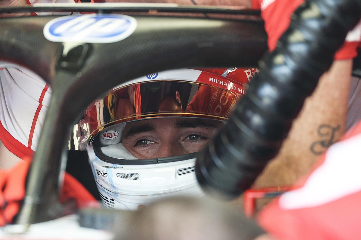 Fórmula 1: Verstappen y Leclerc dominaron primeras prácticas del GP de Baréin en Malasia