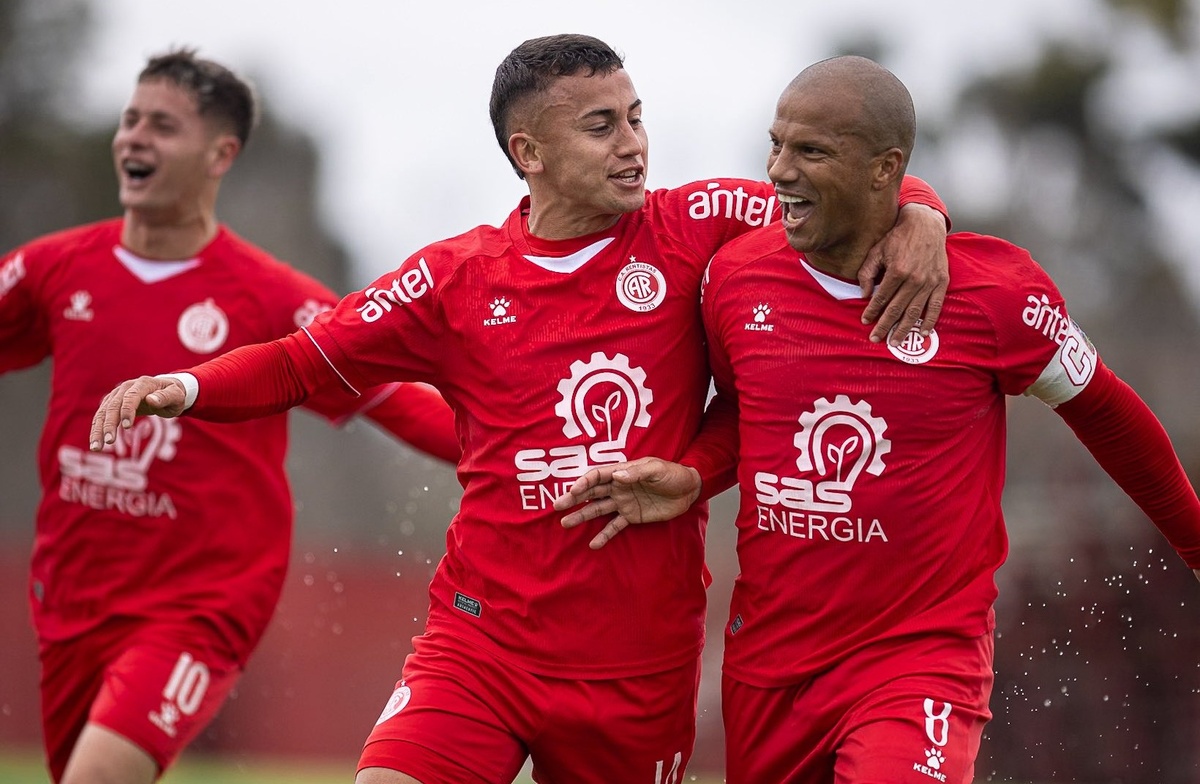 Segunda División: Rentistas, del Turco Asad, ganó y da pelea arriba; Miramar festejó