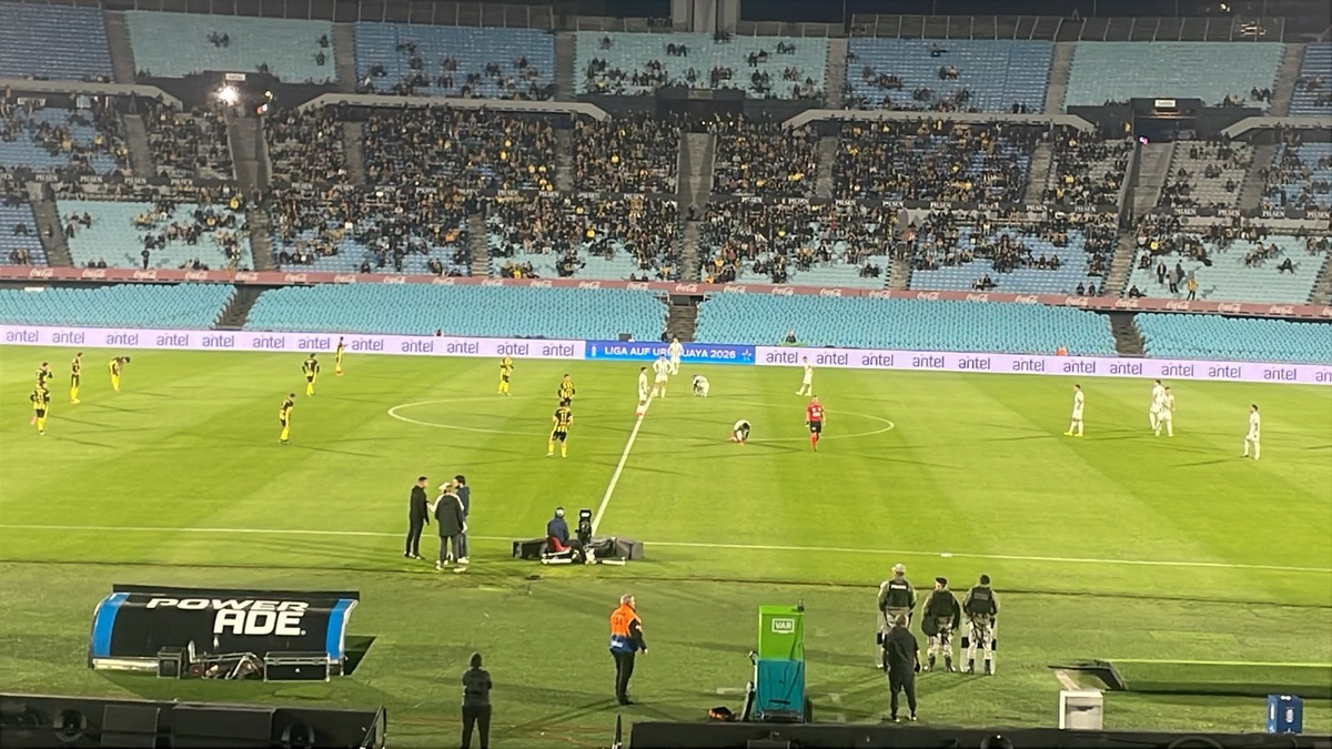 “Les queda grandísimo el Estadio”: vice de Racing por Peñarol y “reglamento que los cuida”
