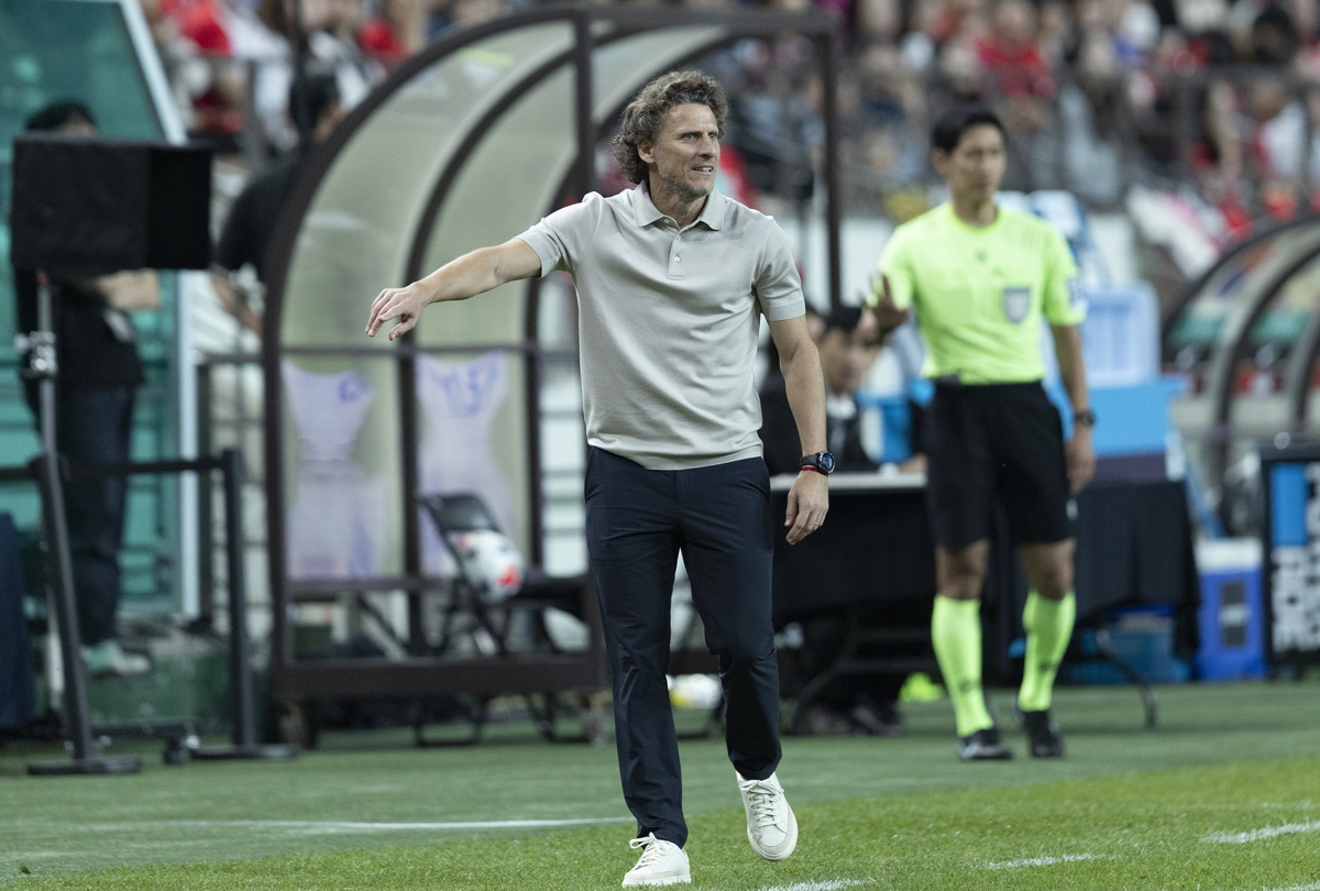 Matías Pérez y la Celeste: la “espina” del Mundial  y los “porotos que va sumando” Forlán