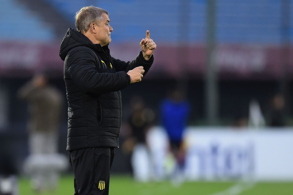 Diego Aguirre, tras el empate de Peñarol: “Jugando así no se llega a nada”