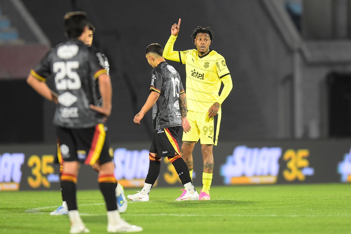 Abel Hernández y el empate ante Progreso: “Nos están costando todos los partidos”