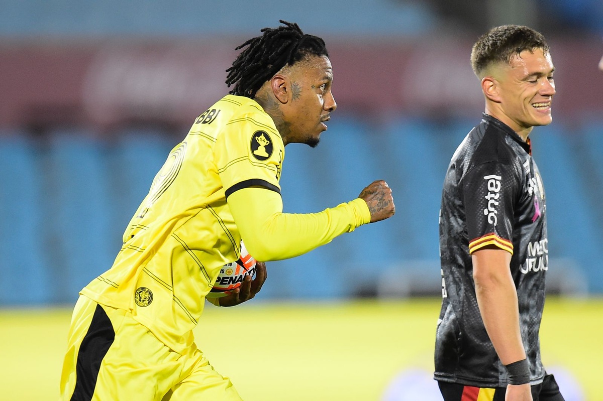 Clausura: Peñarol empató 1-1 y rescató un punto agónico ante Progreso en el Centenario