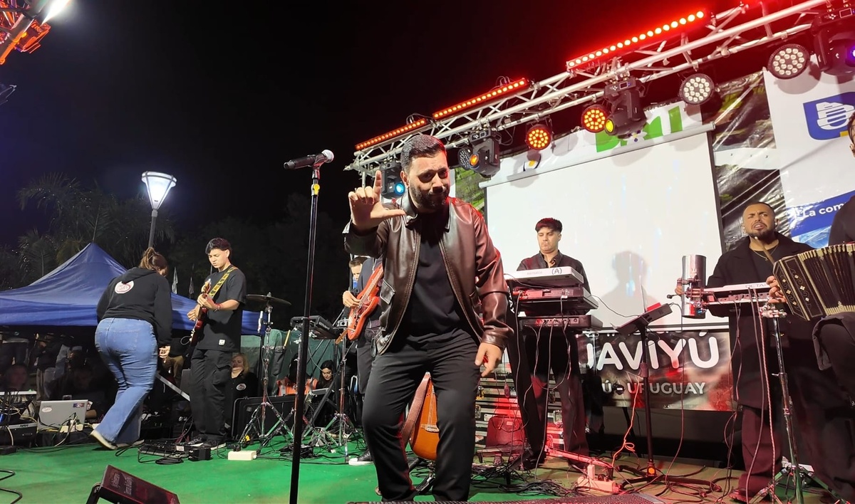 Paysandú celebró 69 años de las Termas de Guaviyú con autoridades y artistas