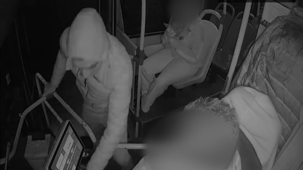 Robaron a chofer de un 103 en Punta de Rieles: subió y bajó en menos de cinco segundos