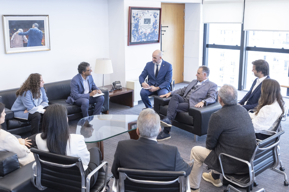 Presidente Orsi se reunió con directivo de Google y abordó el uso de la IA en la educación