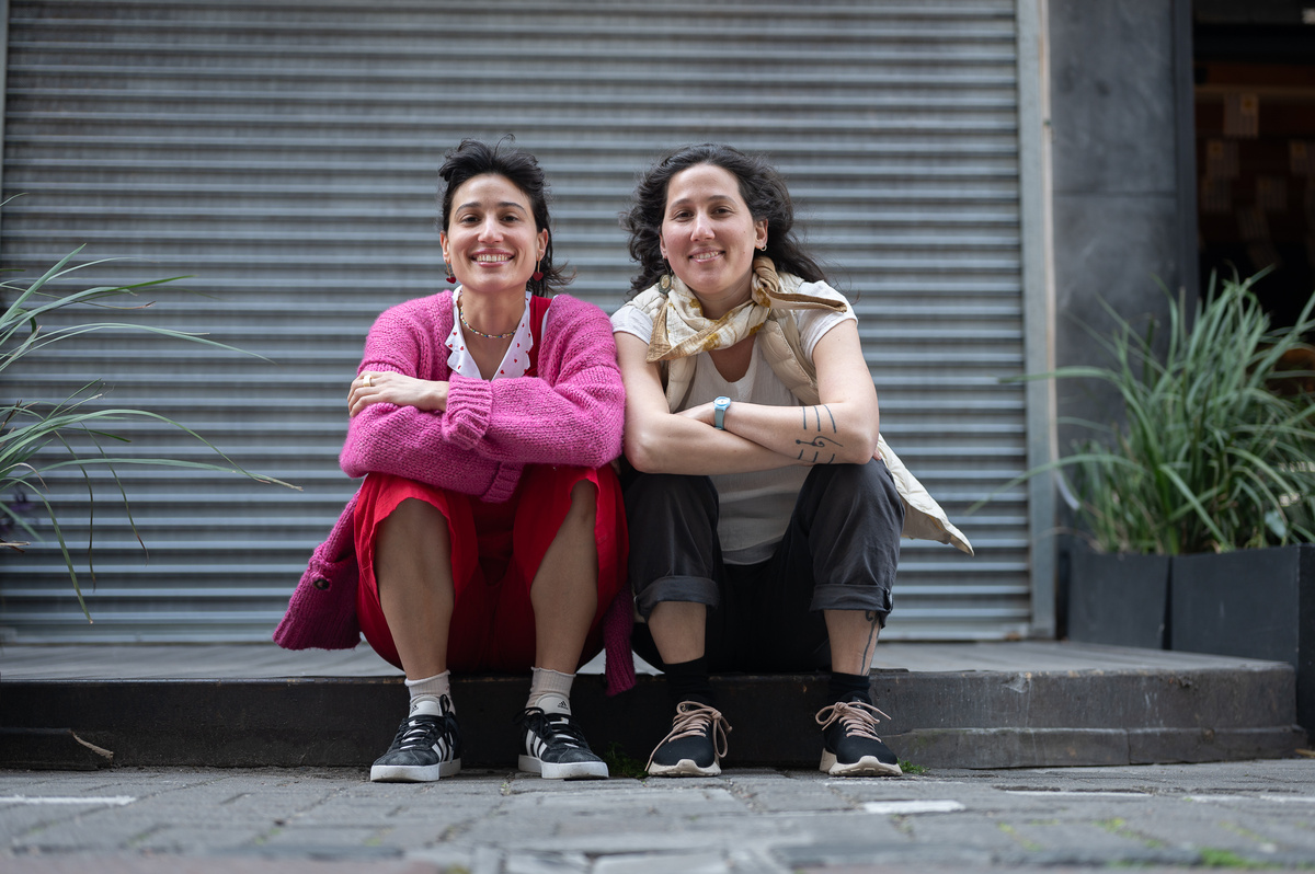 María Eugenia y Agustina Trías Frugoni: “Chica Almodóvar” y su juego desde la hermandad