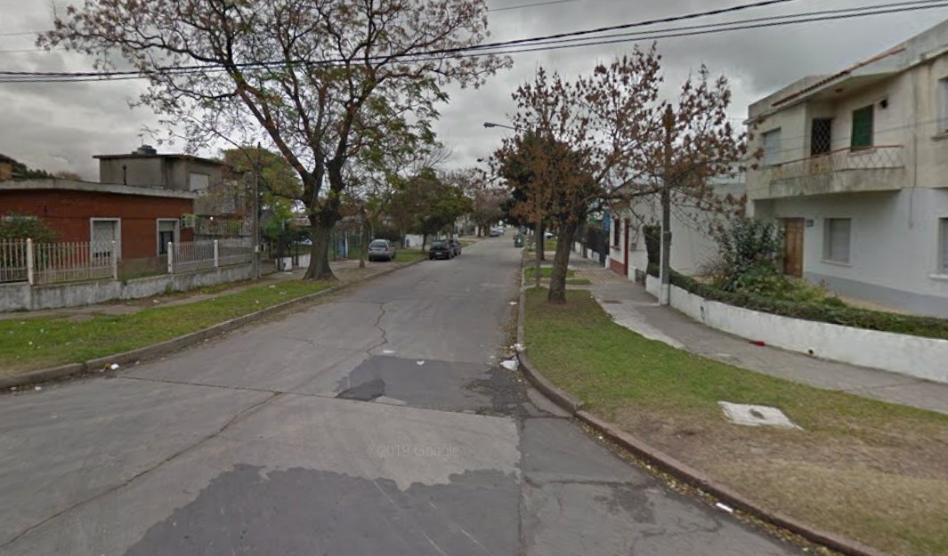 De atrás: hombre fue ejecutado a disparos al volante de su auto
