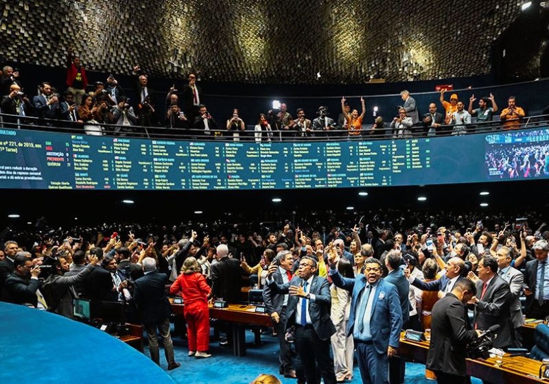 Brasil aprueba semana laboral de cinco días sin reducción salarial en previa al balotaje