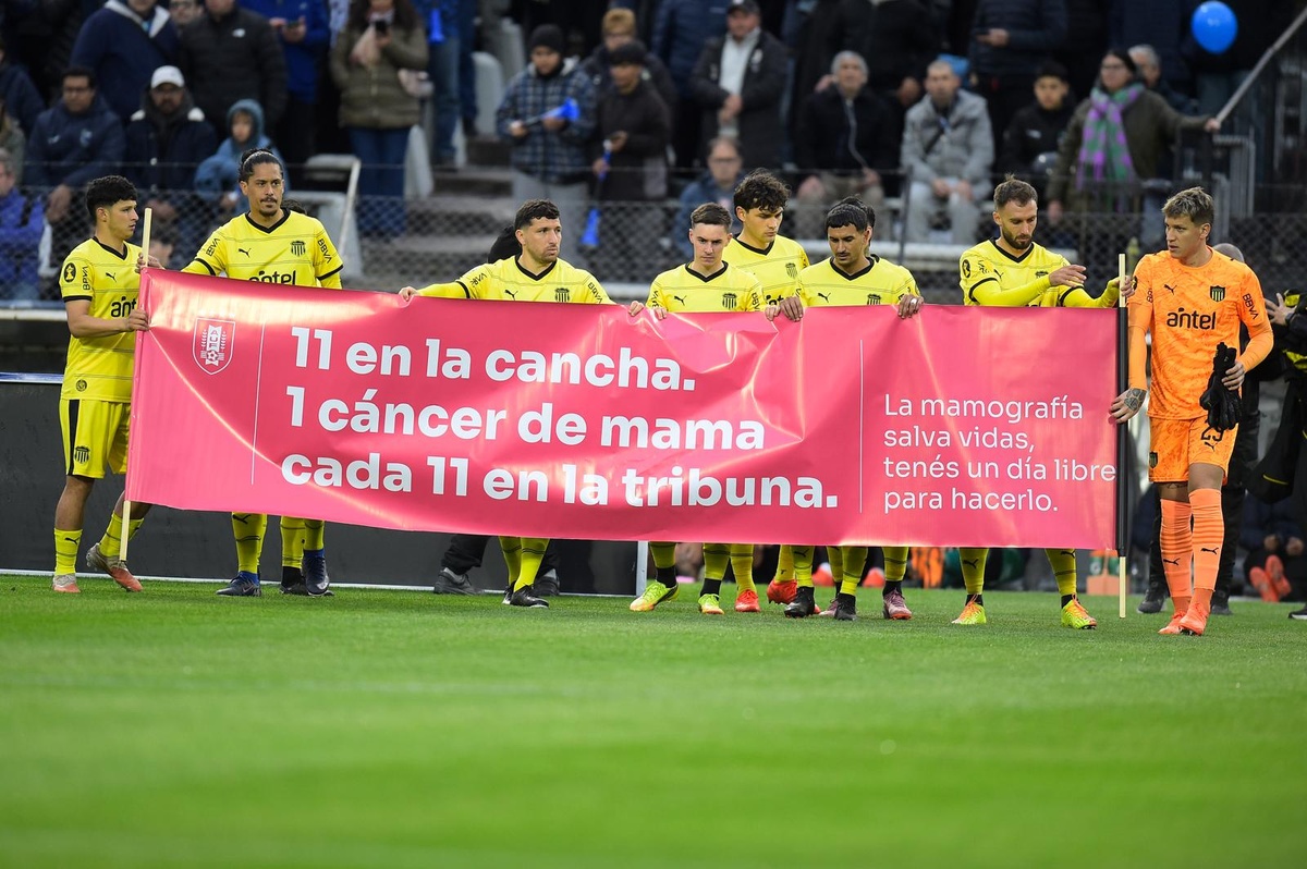 Peñarol se fue insultado del Viera y sin hacer declaraciones tras perder con Liverpool