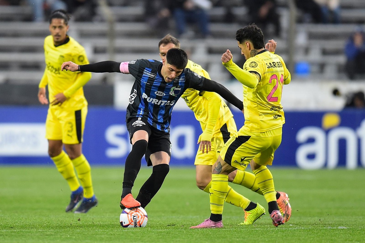 Clausura: Liverpool y Peñarol están igualando sin goles en el Parque Viera