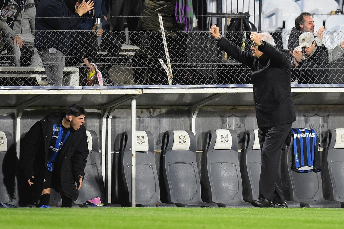 Fossati tras el 1-0 de Liverpool a Peñarol: “No me acuerdo de una atajada de Mathías”
