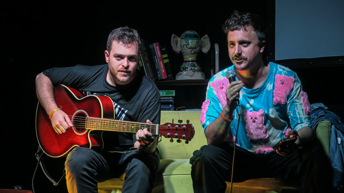 Tomás Quintín Palma y la fórmula de “220 podcast”: “Somos dos amigos charlando”