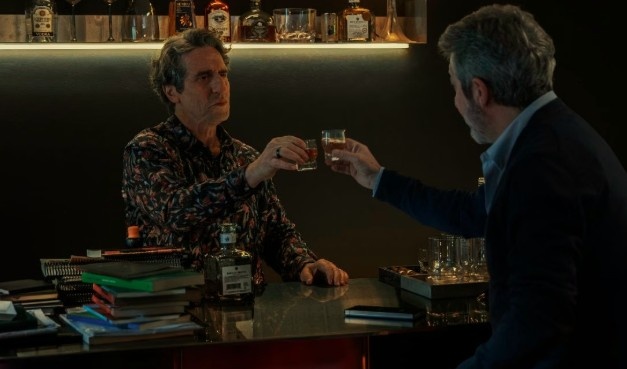 Un psicoanalista cruza todos los límites: Darín vuelve con Peretti
