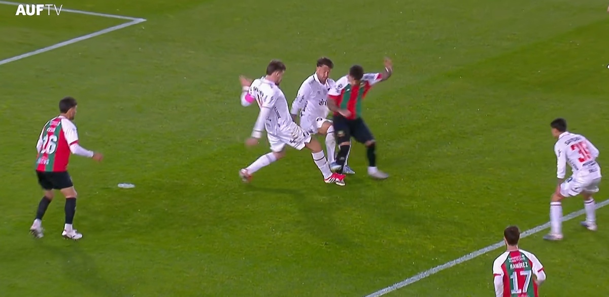 “Lo pisa accidentalmente”: el audio VAR del penal que pidió Depor Maldonado ante Nacional