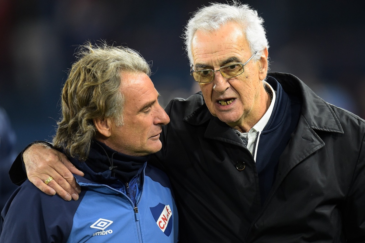 Fossati tras 1-0 a Nacional: el primer tiempo “no fue parejo” y va “abrazado a dos damas”